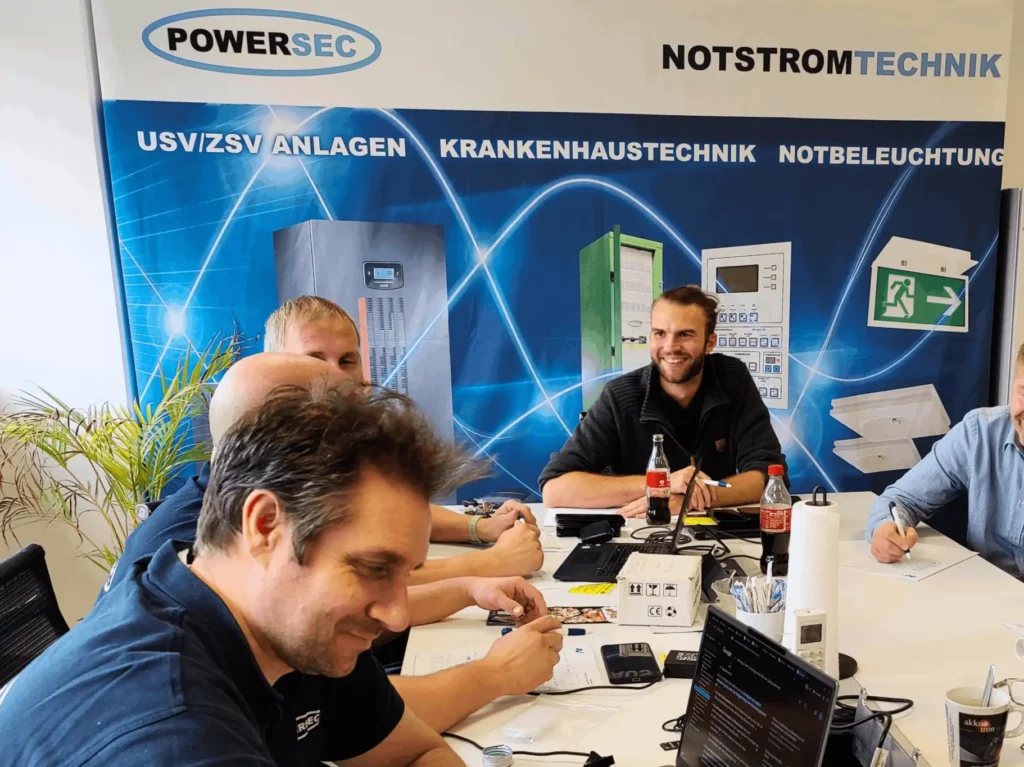 AUVA Schulung Arbeiten unter Spannung scaled e1790577311478